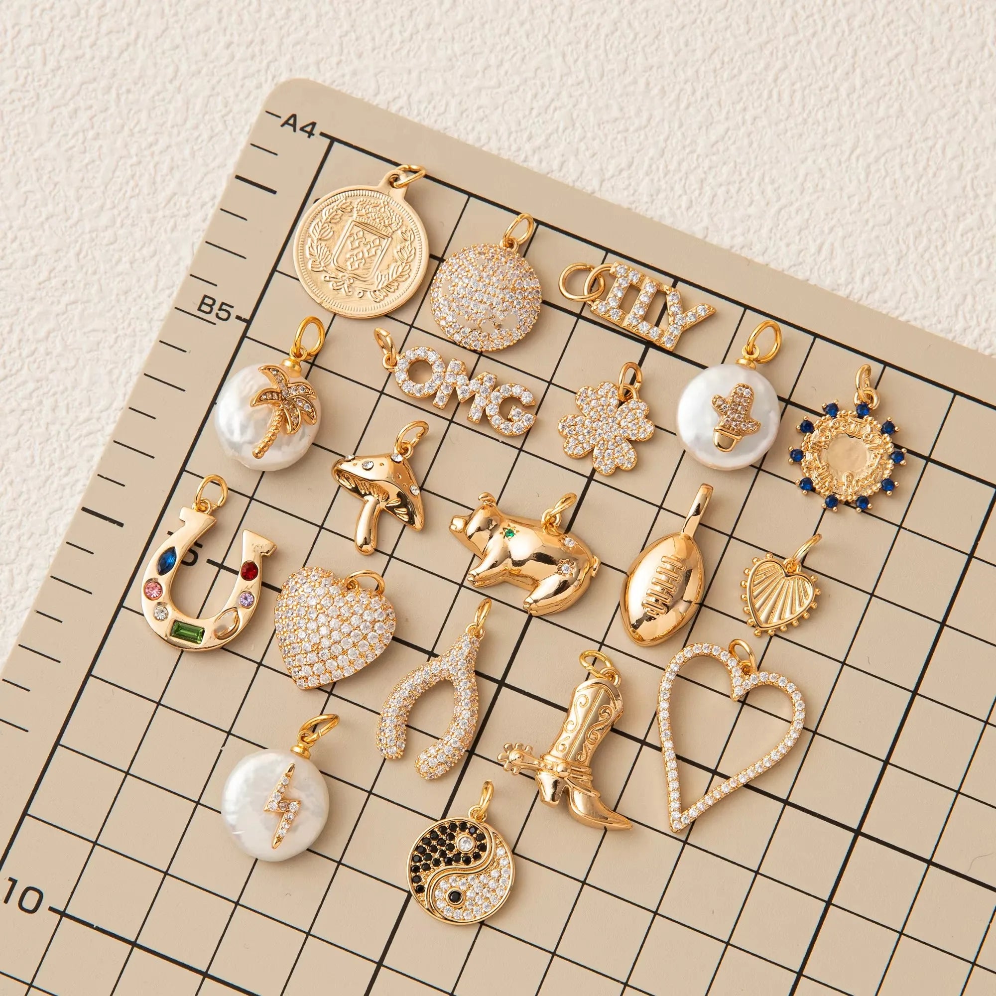 European & American Style Heart Horseshoe Pendant