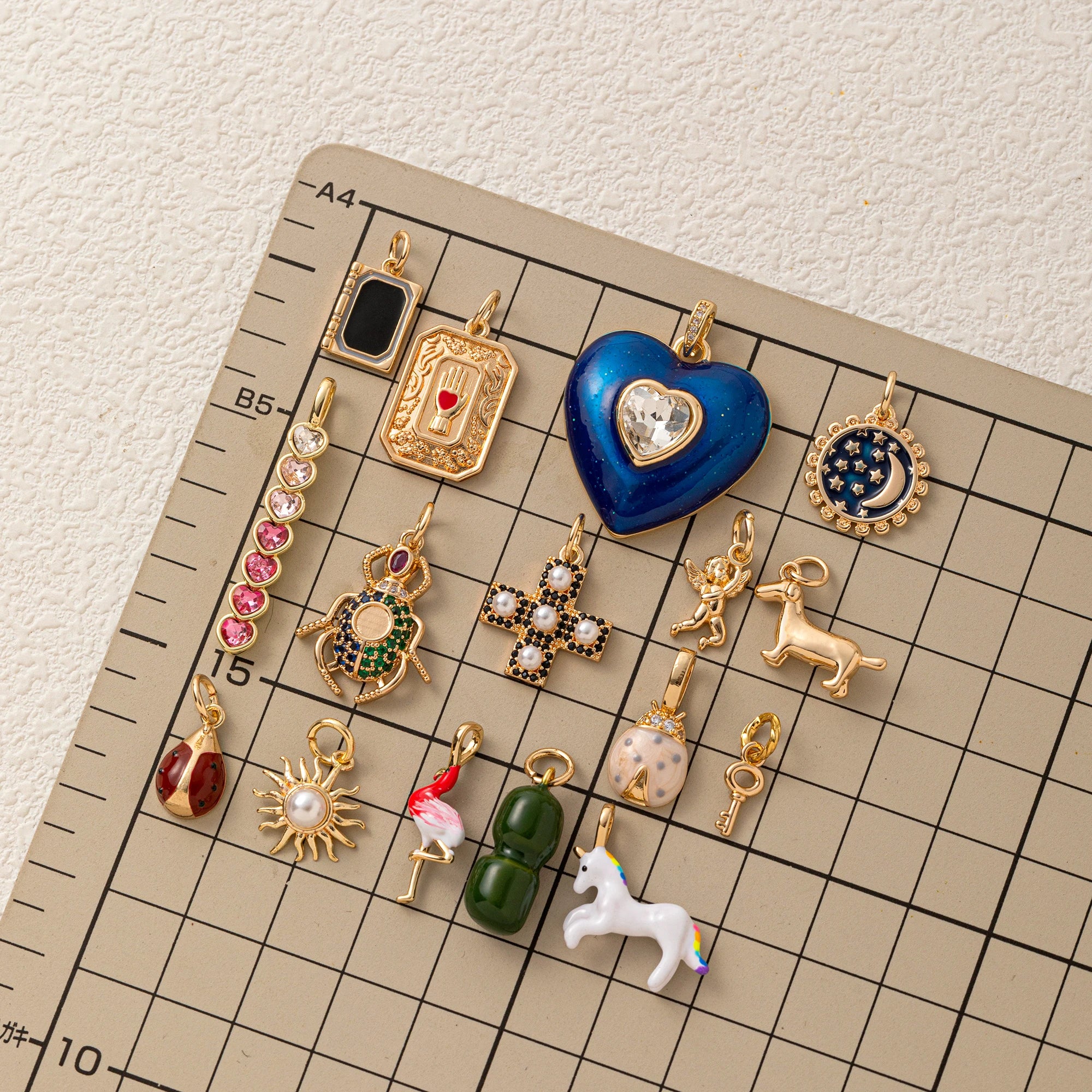 Heart-Shaped Ladybug Pendant Charm – 18K Gold Plated Stainless Steel DIY Jewelry